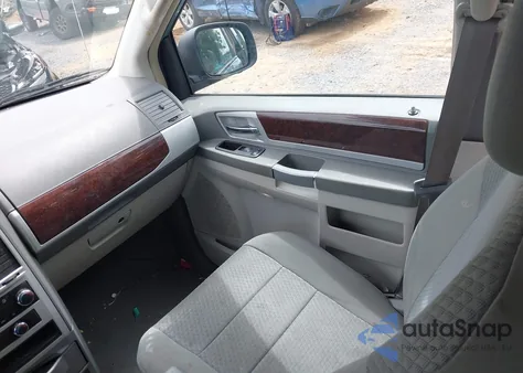 2010 Chrysler Town & Country Touring из США, поврежденный, VIN 2A4RR5D18AR373785